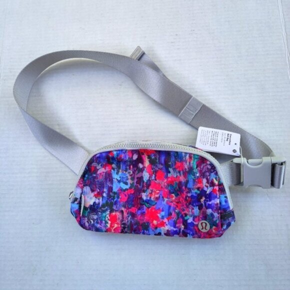 Lululemon Everywhere Belt Bag 1L Floral Glide Multi Vapor Long Strap NEW - Picture 2 of 9